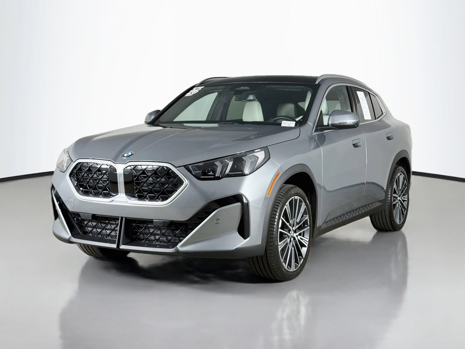 Used 2026 BMW X2 xDrive28i w/ Technology Package AWD/4WD image 3