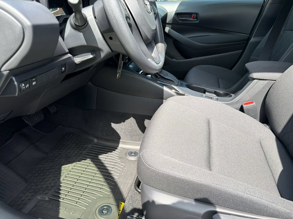 Used 2026 Toyota Corolla LE FWD image 11