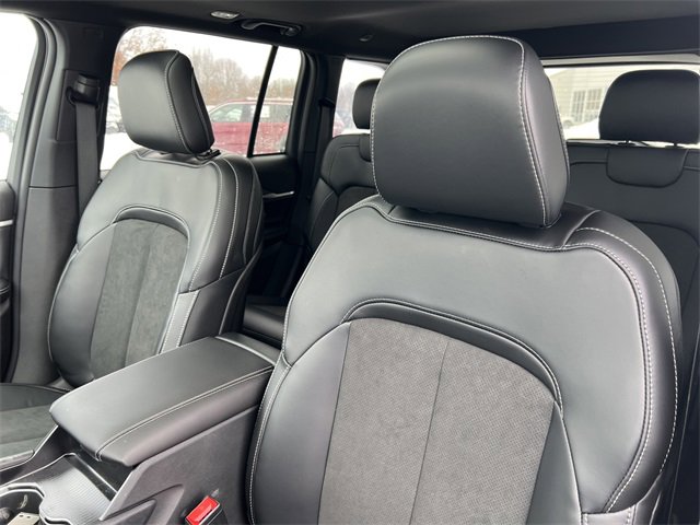 New 2026 Jeep Grand Cherokee Altitude image 12