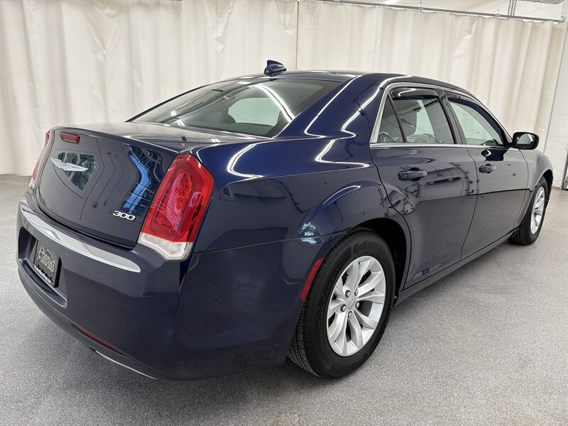 Used 2015 Chrysler 300 Limited w/ Driver Convenience Group RWD image 5