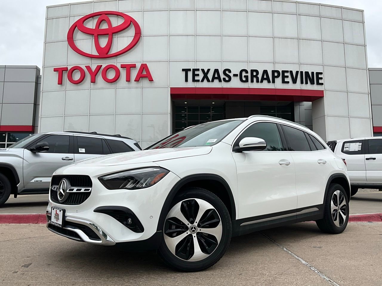 Used 2025 Mercedes-Benz GLA 250 image 2