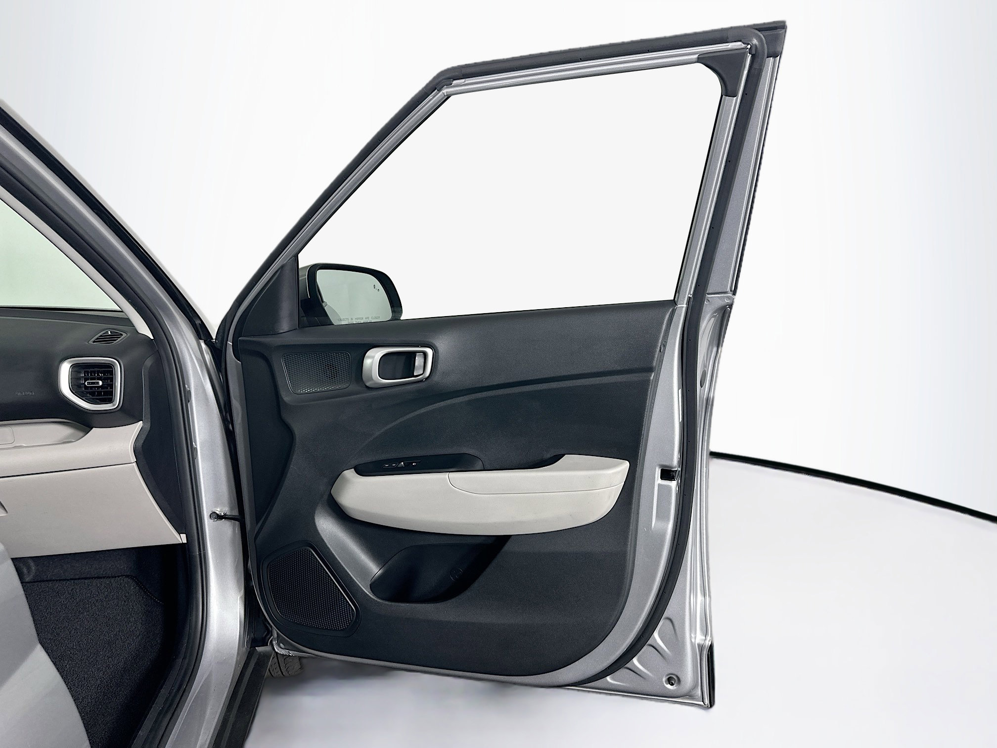 Used 2024 Hyundai Venue SEL image 31