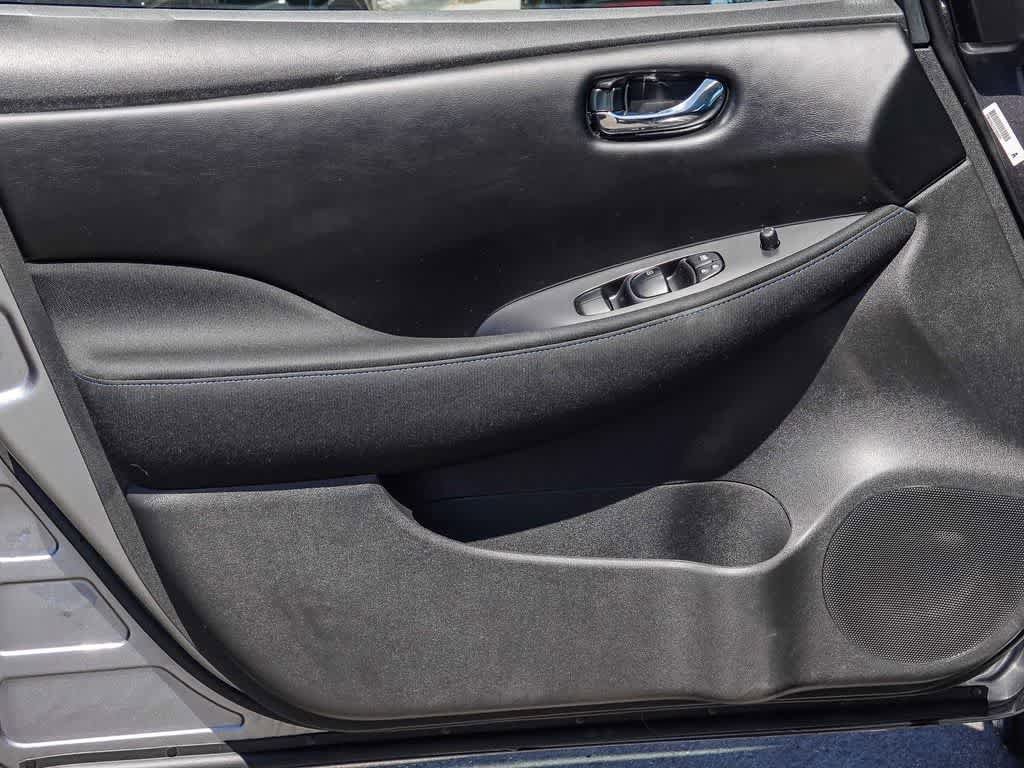 Used 2022 Nissan Leaf S FWD image 19
