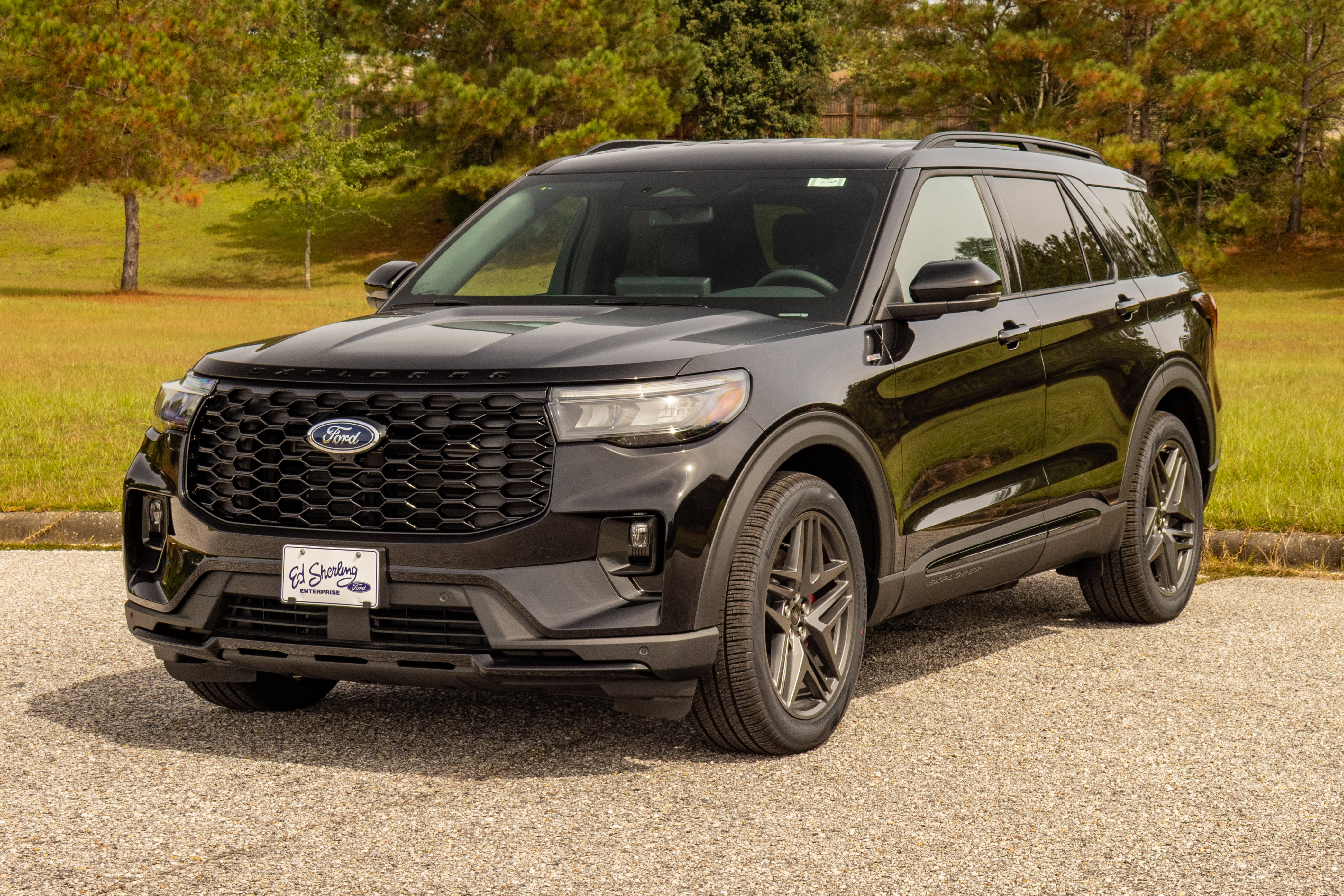 New 2026 Ford Explorer ST-Line w/ ST-Line Street Pack RWD image 3