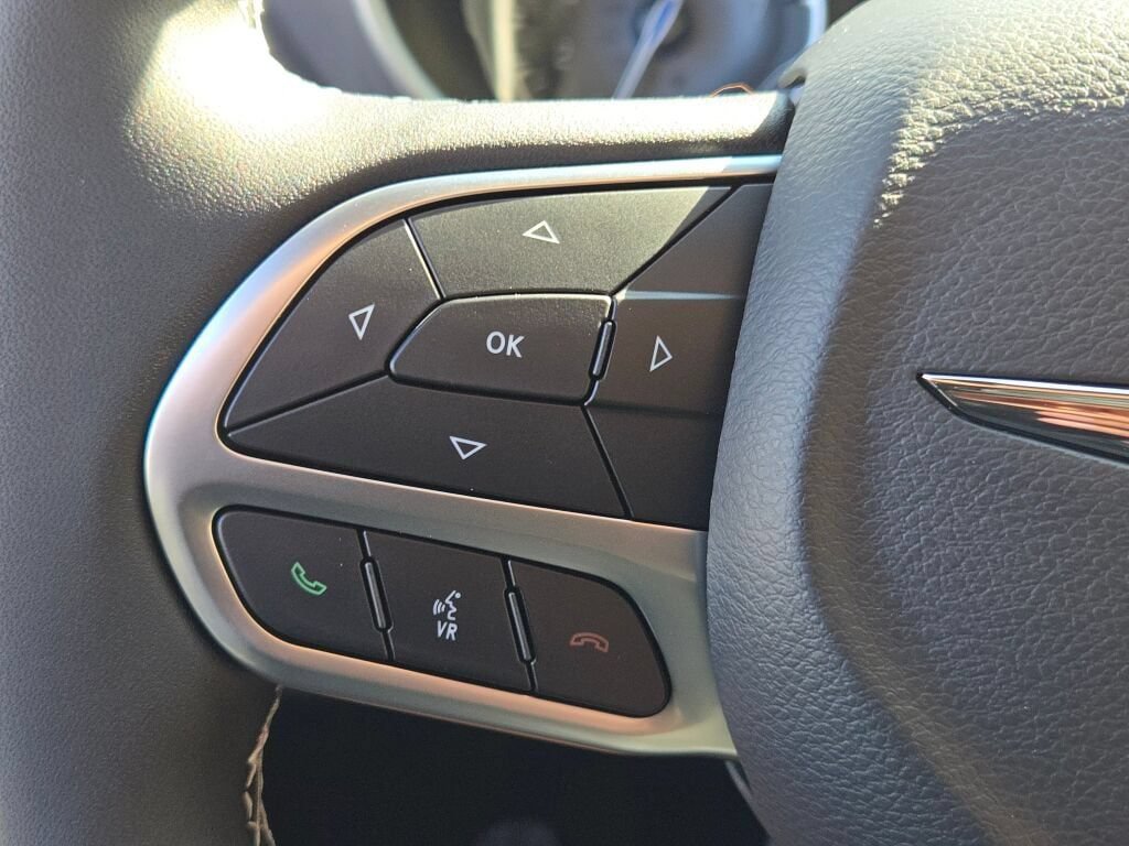 New 2026 Chrysler Pacifica Select FWD image 26