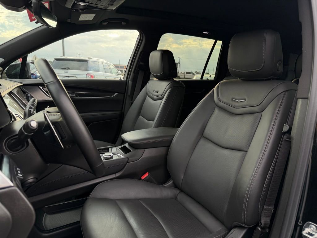 Used 2025 Cadillac XT6 Sport w/ Technology Package image 11