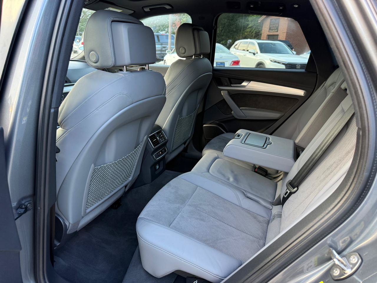 Used 2018 Audi SQ5 Prestige AWD/4WD image 26