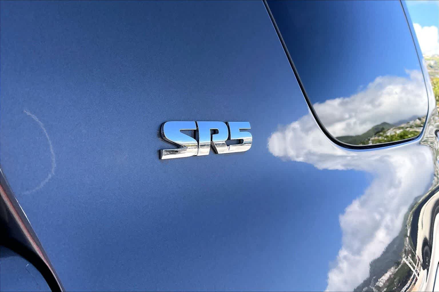 Used 2021 Toyota 4Runner SR5 Premium w/ Moonroof Package AWD/4WD image 7