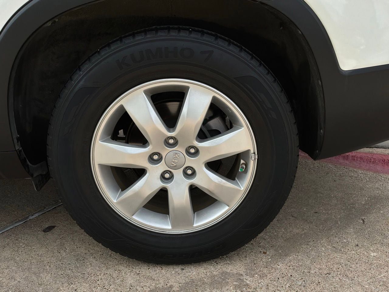 Used 2013 Kia Sorento LX w/ Convenience Pkg FWD image 8
