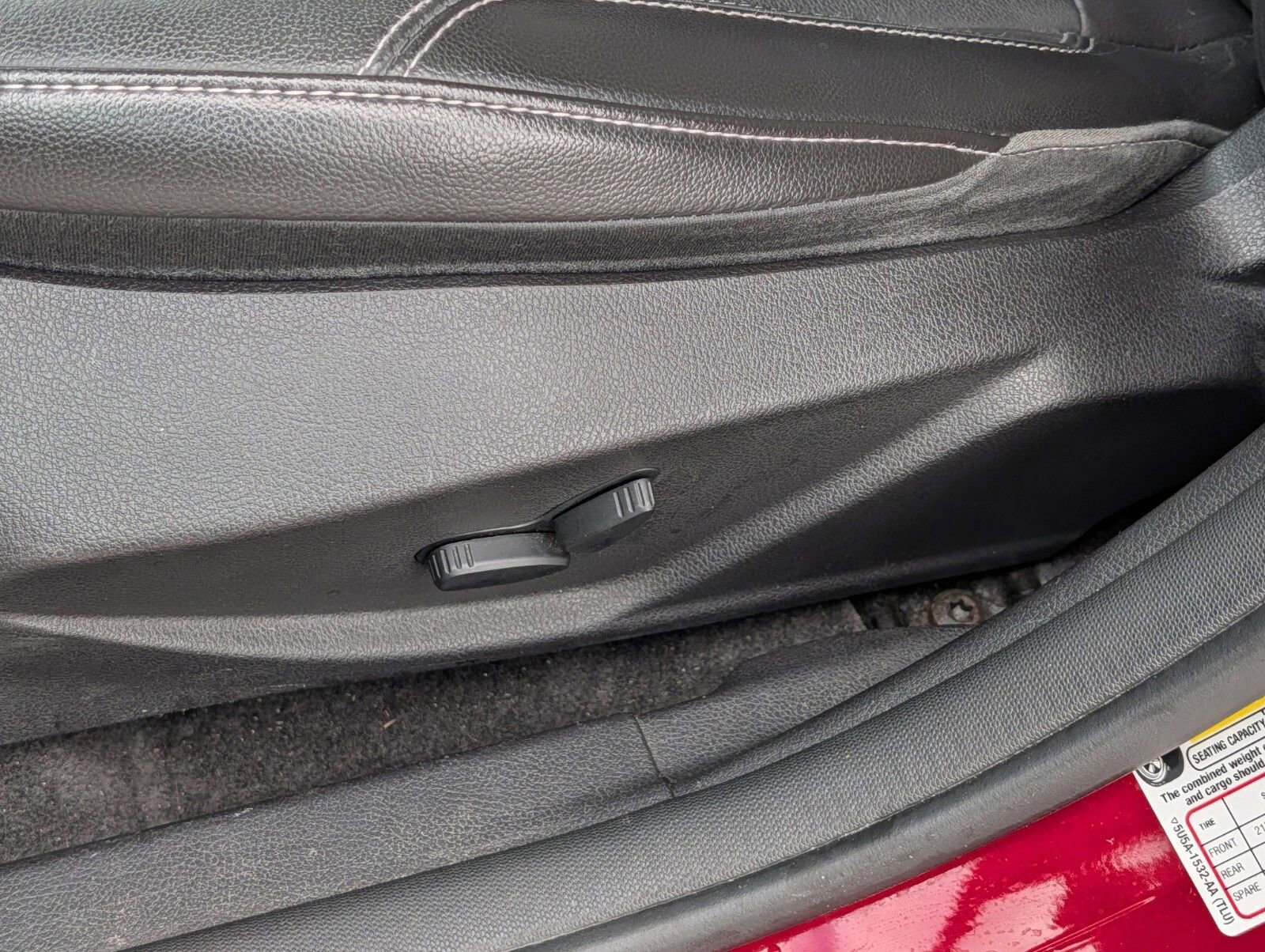 Used 2014 Ford Focus Titanium image 21