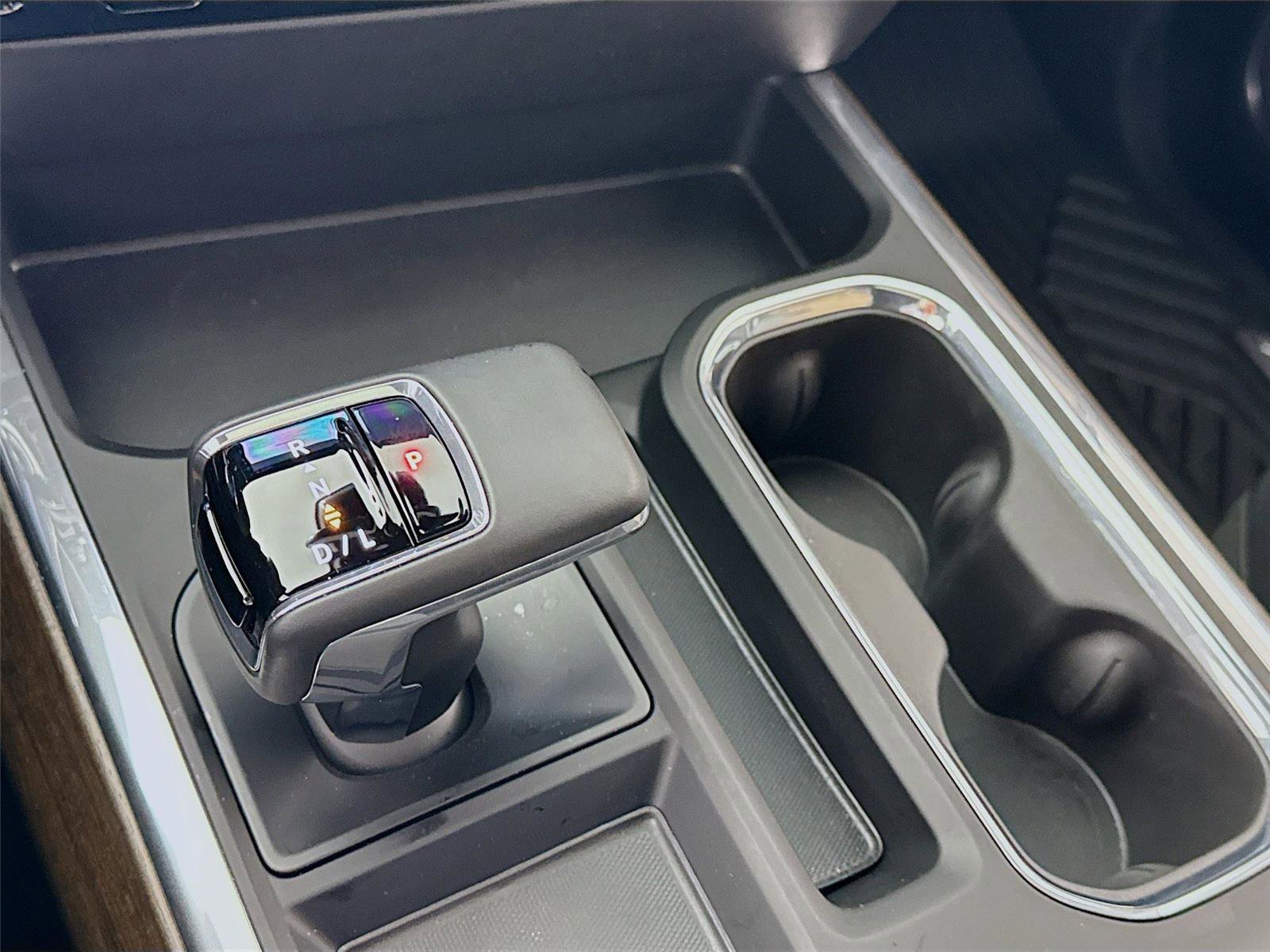 Used 2025 Chevrolet Silverado 1500 High Country w/ Technology Package image 11