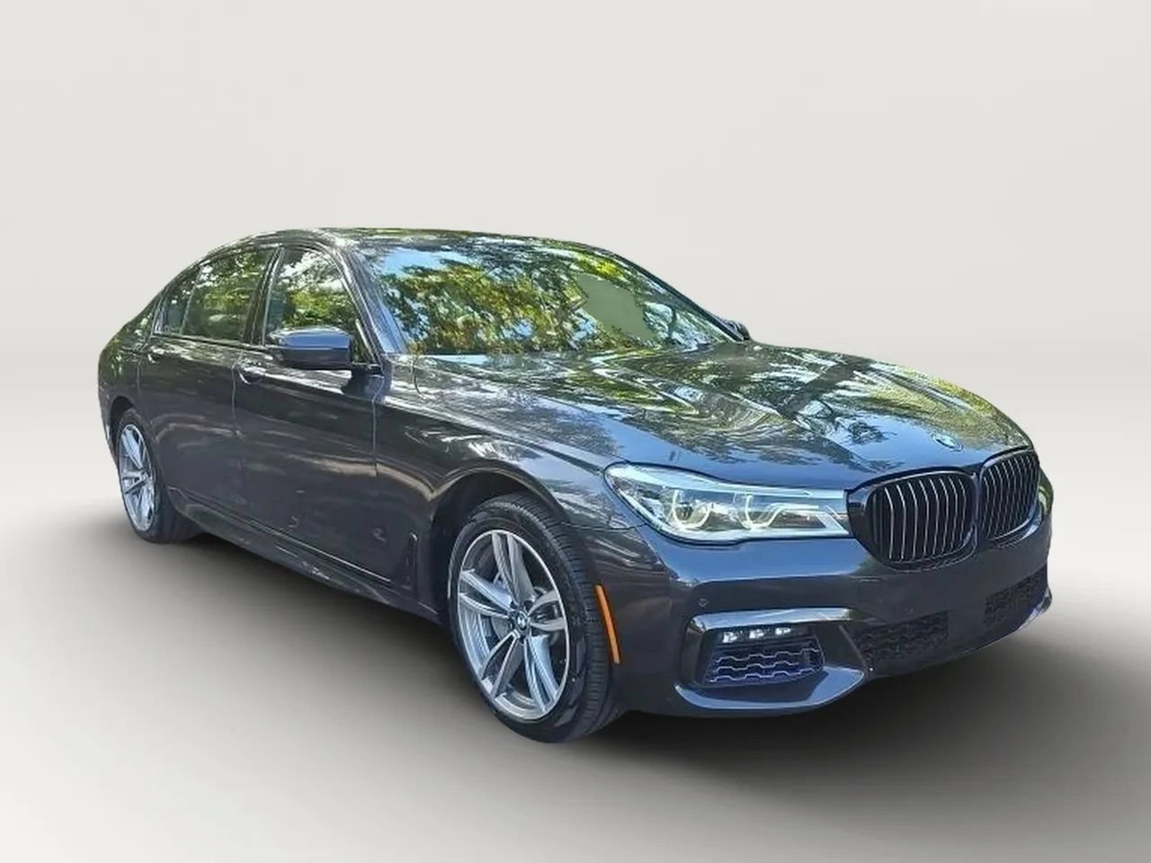 Used 2018 BMW 750i xDrive AWD/4WD image 3