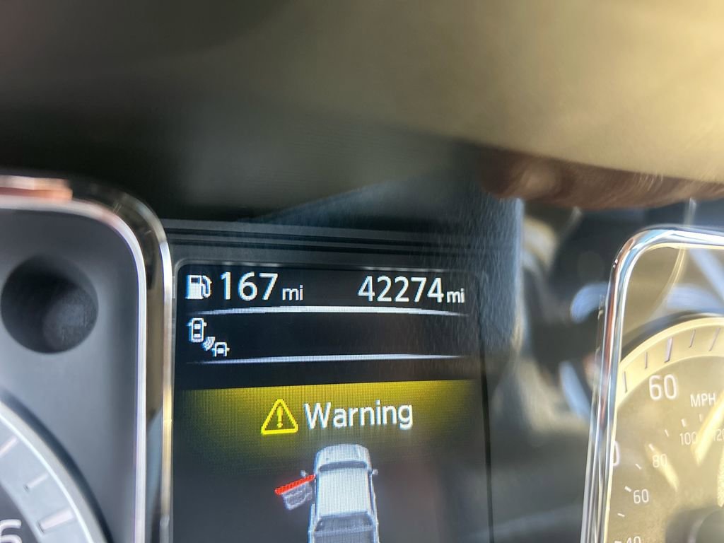 Used 2018 Nissan Titan SV w/ SV Convenience Package AWD/4WD image 15