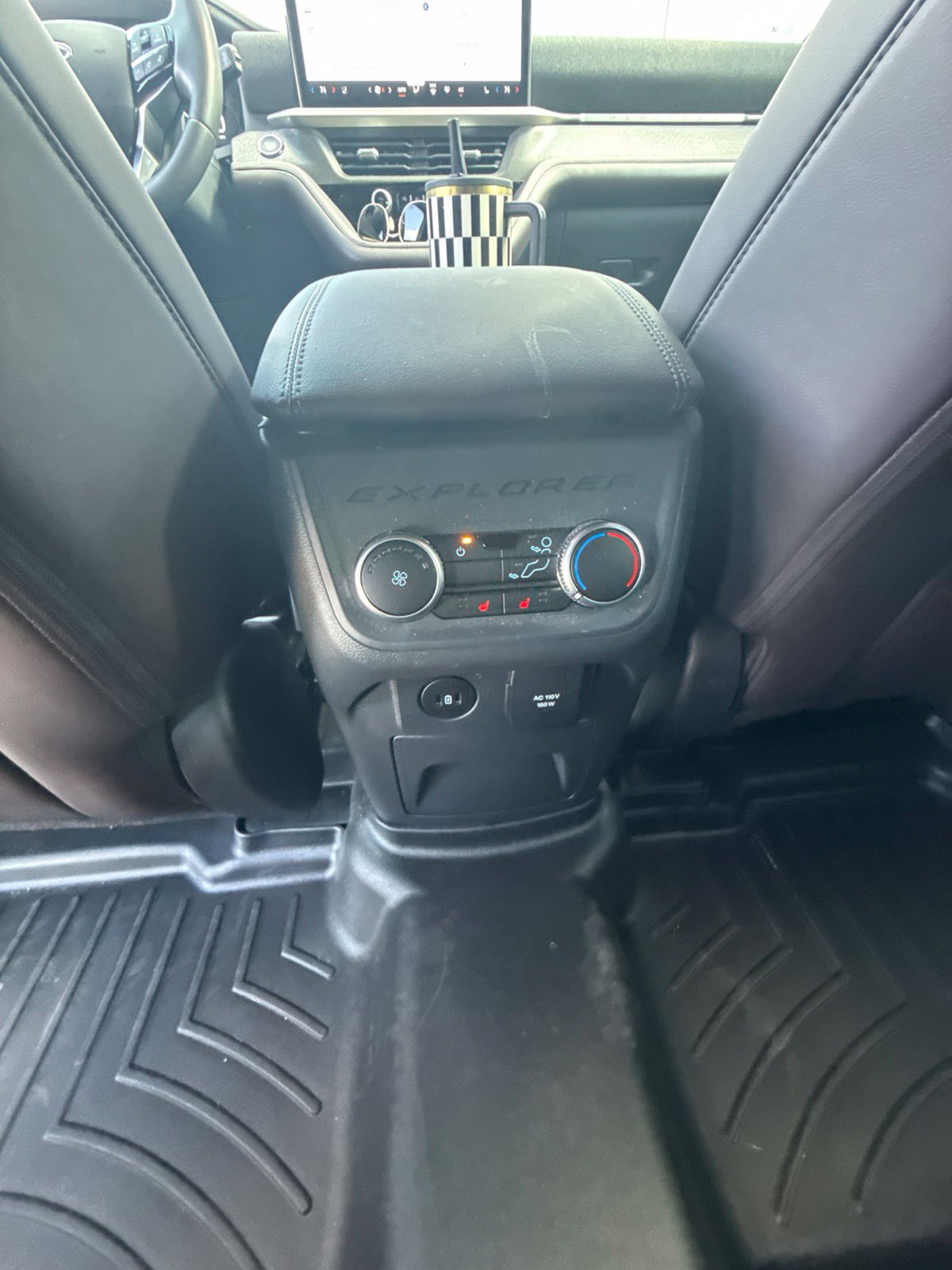 Used 2025 Ford Explorer Platinum RWD image 7