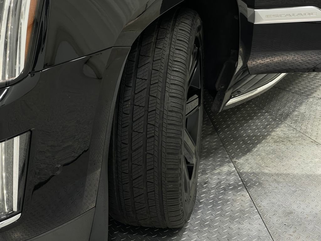 Used 2018 Cadillac Escalade ESV Luxury image 39