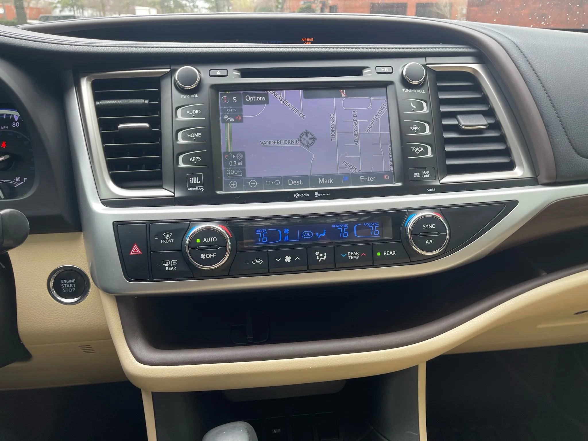 Used 2015 Toyota Highlander Limited image 19