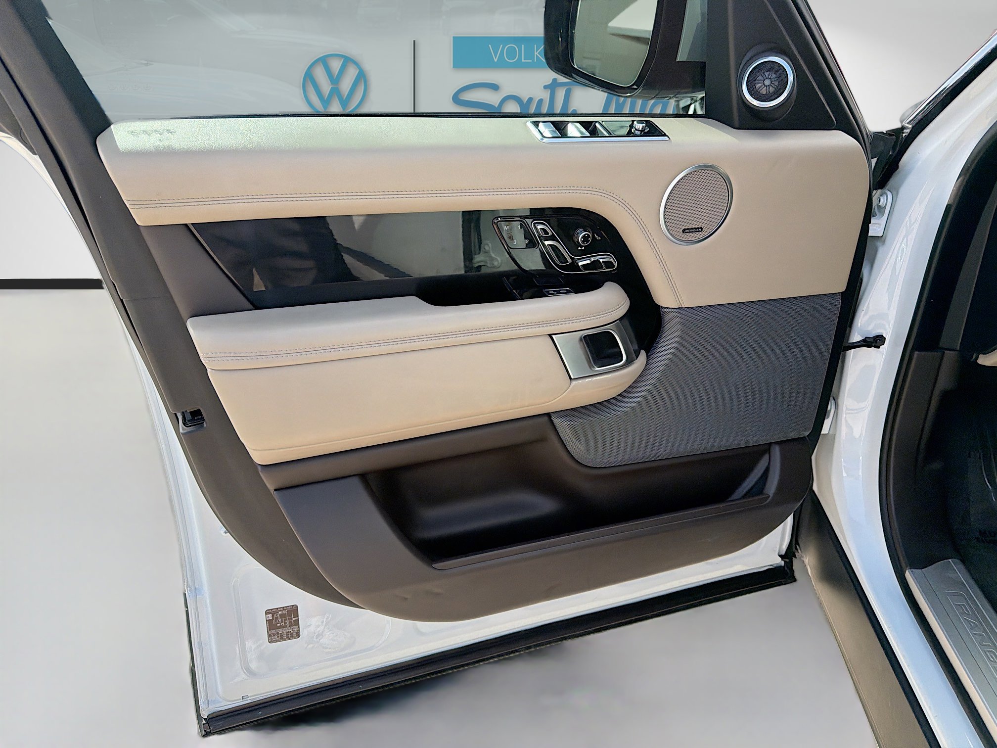 Used 2018 Land Rover Range Rover HSE image 20