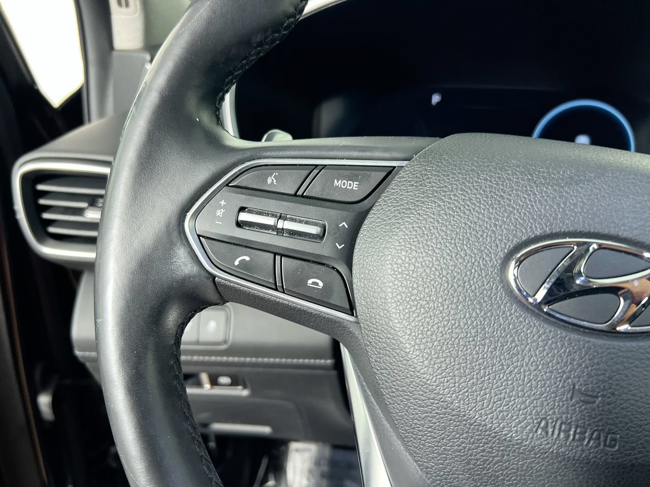 Used 2022 Hyundai Santa Fe Limited w/ Cargo Package FWD image 16