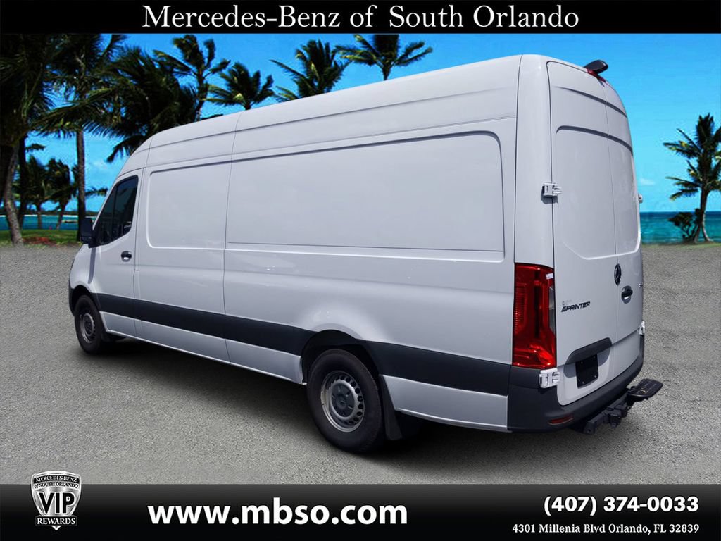 Used 2022 Mercedes-Benz Sprinter 2500 image 4