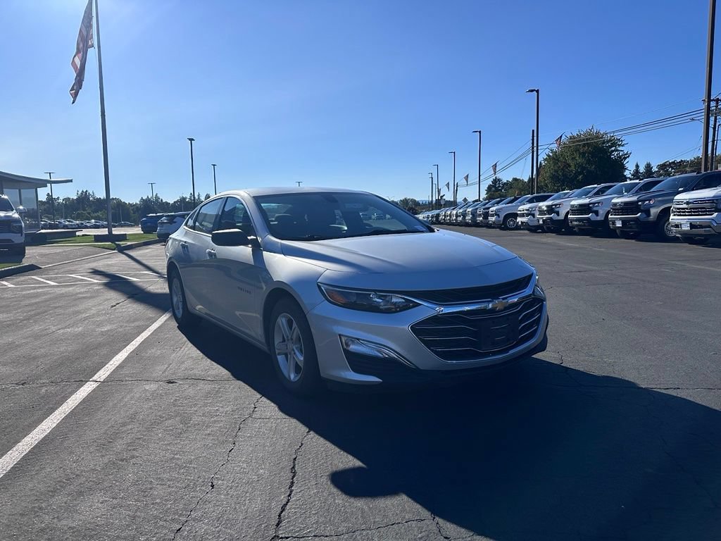 Used 2020 Chevrolet Malibu LS FWD image 3