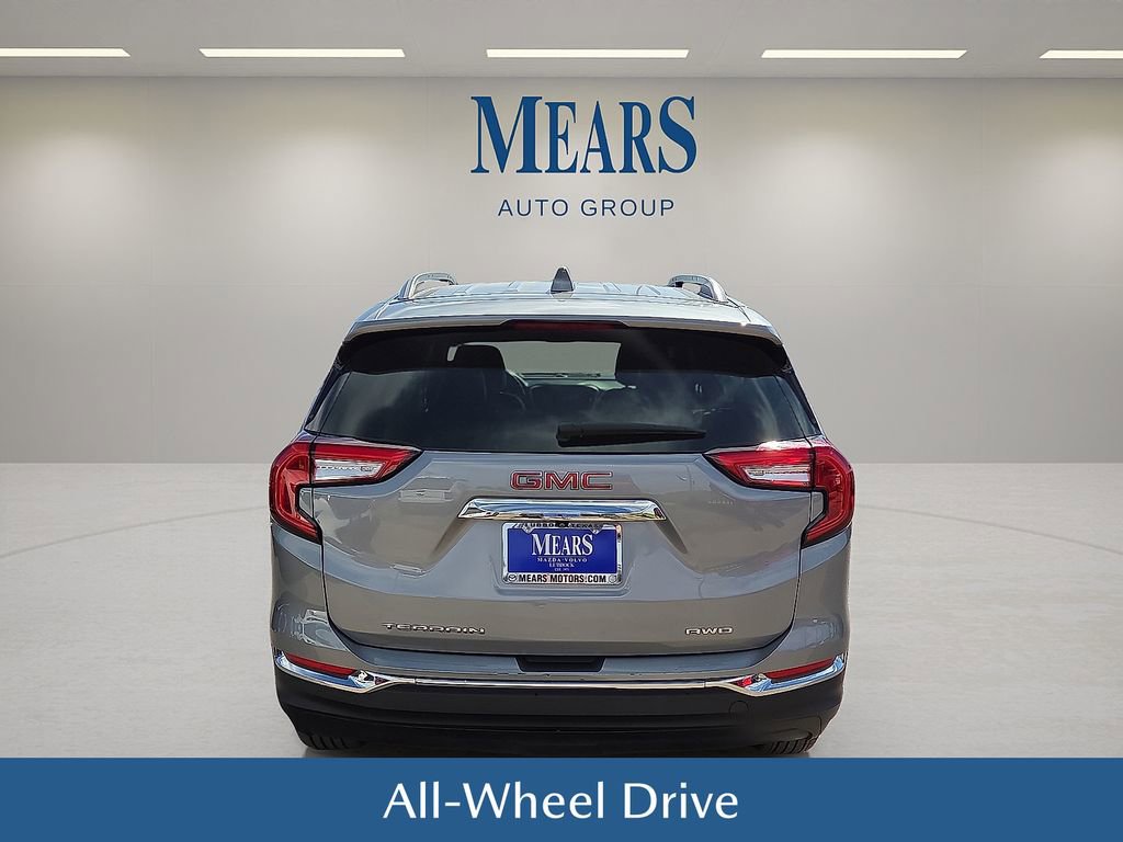 Used 2024 GMC Terrain SLT image 5