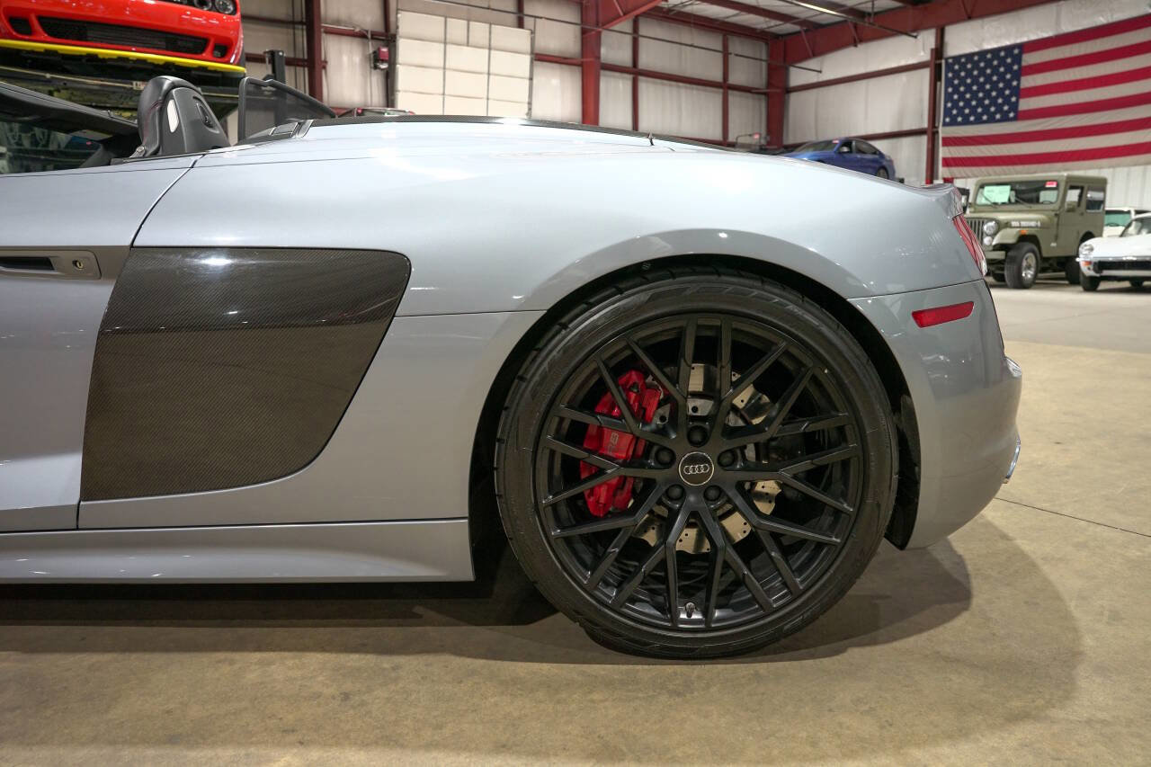 Used 2018 Audi R8 V10 w/ Carbon Exterior Package AWD/4WD image 5