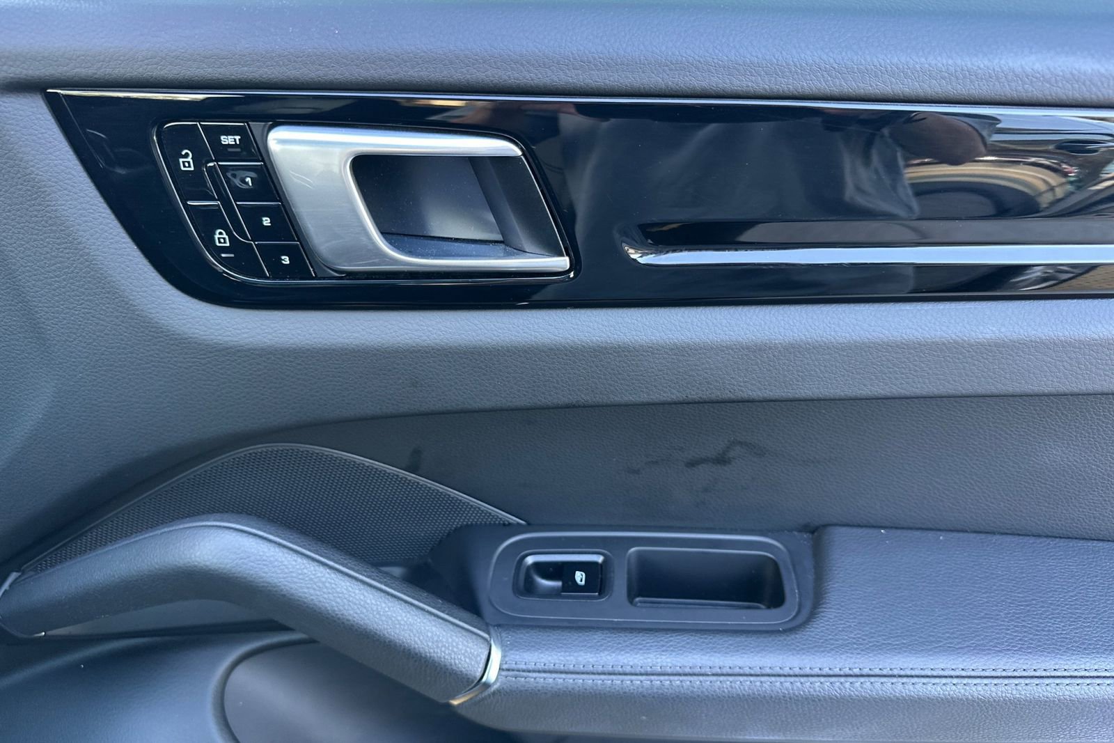 Used 2021 Porsche Cayenne image 20