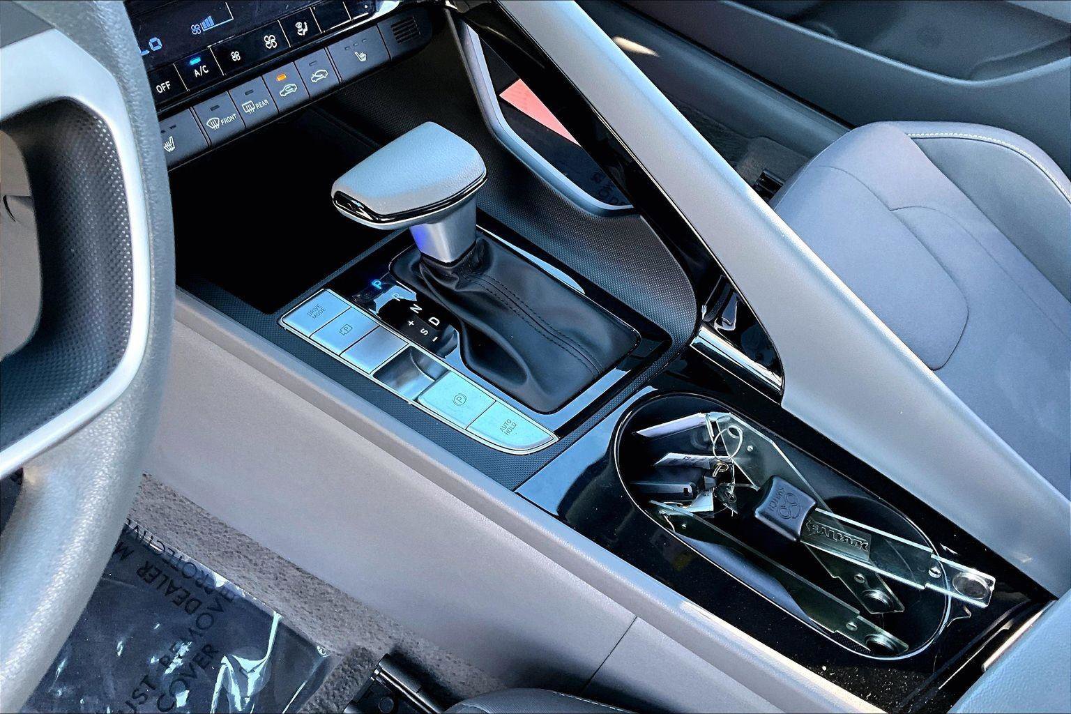 Used 2023 Hyundai Elantra Blue image 14