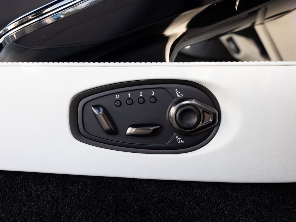 Used 2025 Aston Martin V8 Vantage Coupe RWD image 55