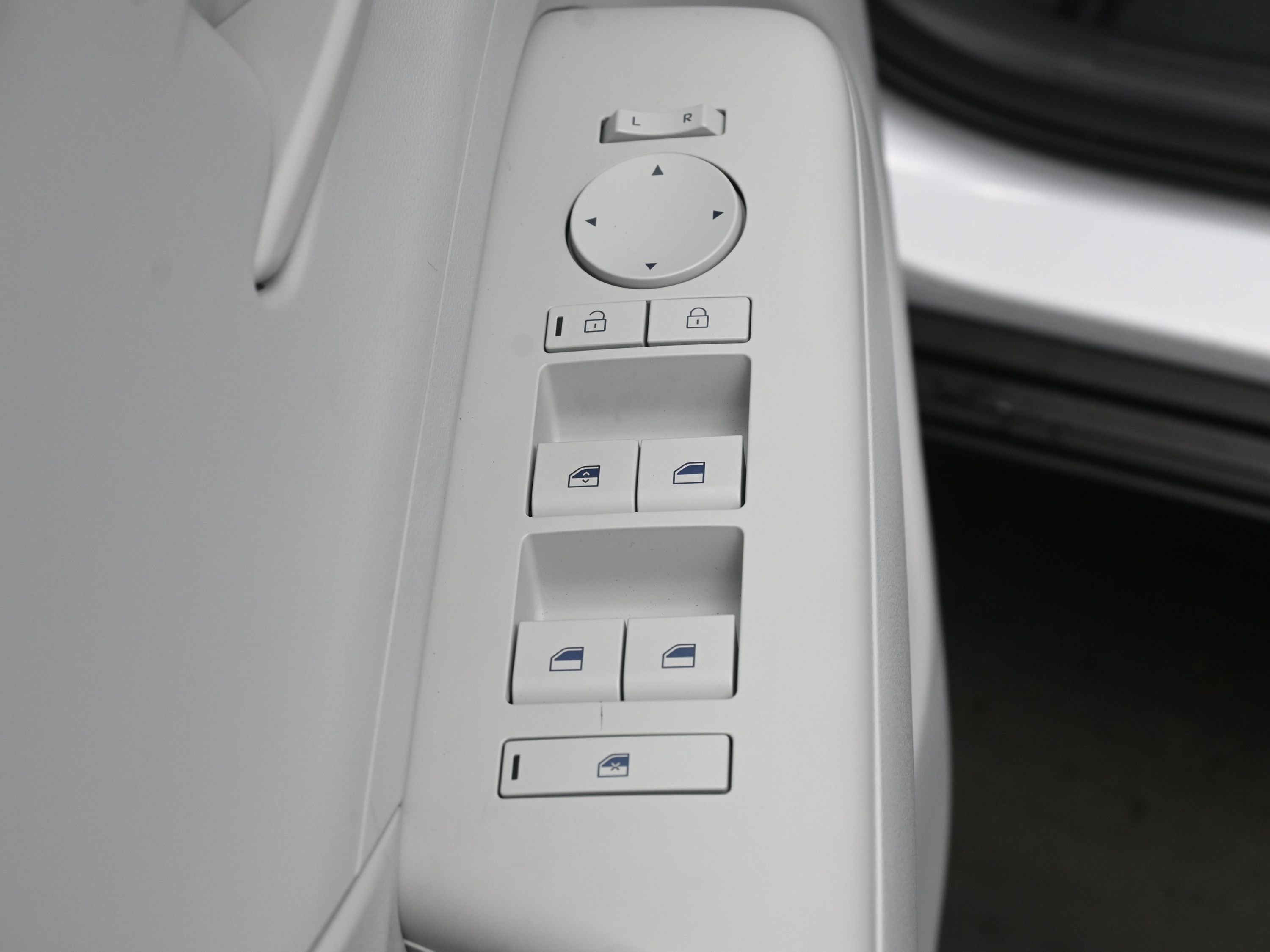 Certified 2026 Hyundai Kona SE image 11