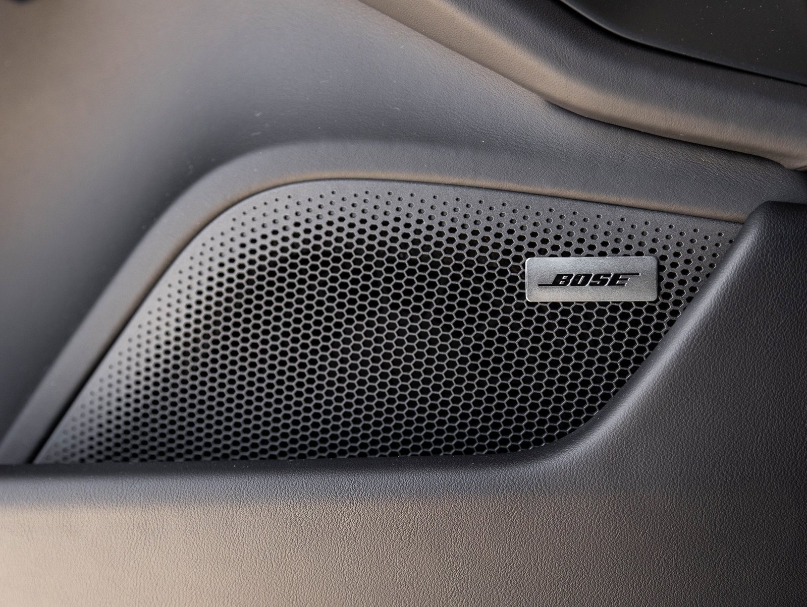 Used 2025 Porsche Taycan image 21