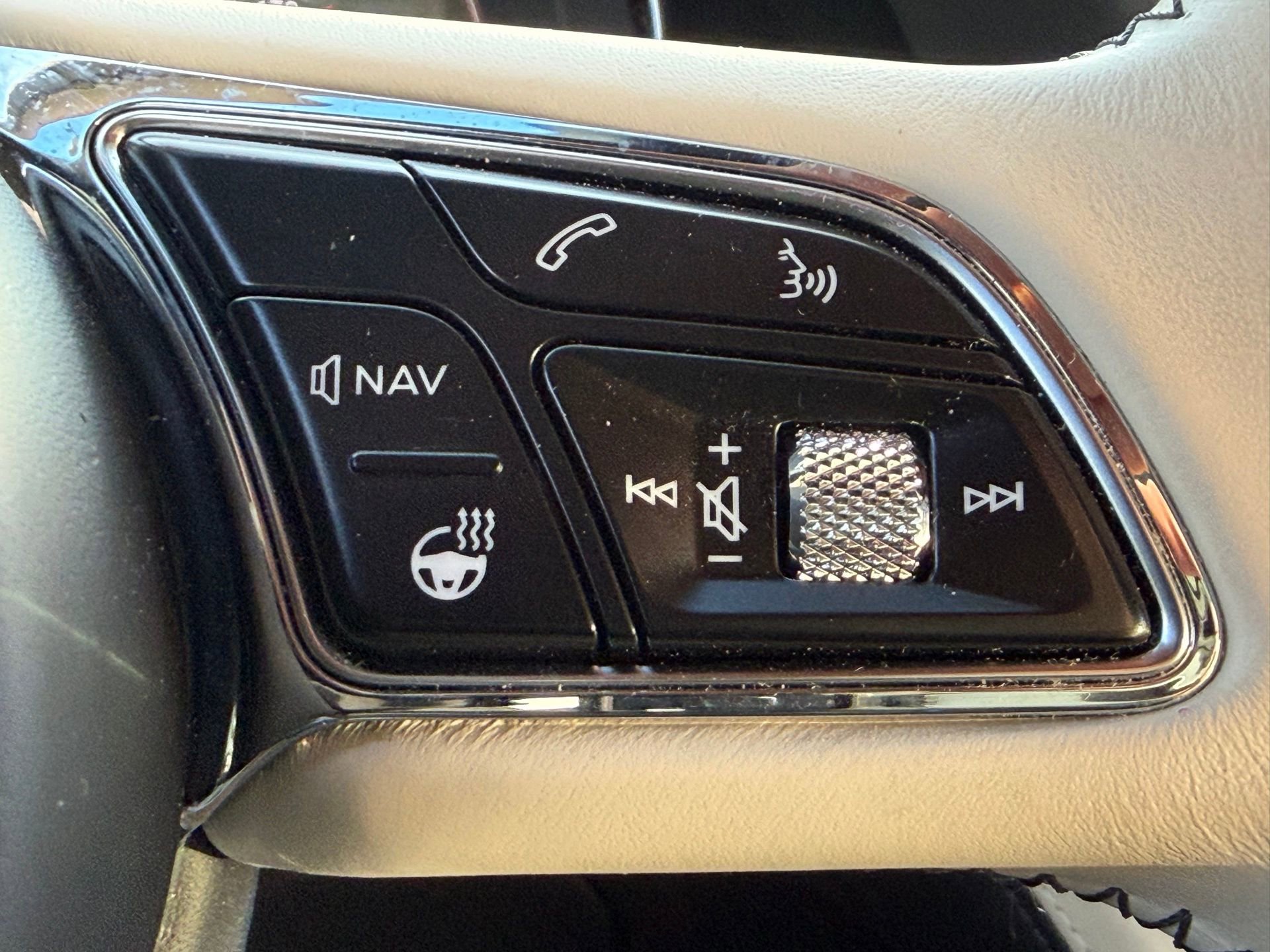 Used 2023 Bentley Bentayga Extended Wheelbase image 47