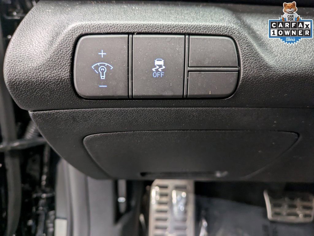 Certified 2025 Hyundai Elantra Sport image 23