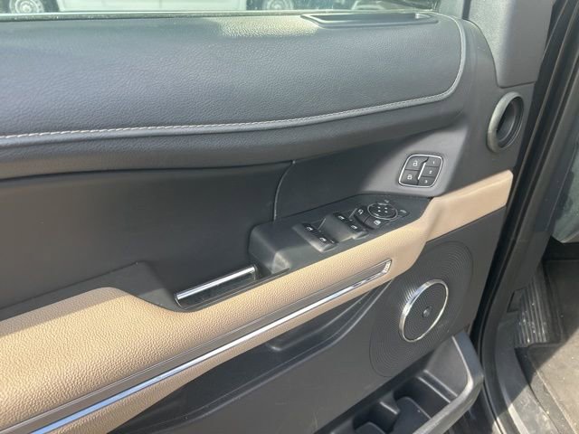 Used 2024 Ford Expedition Max Limited image 14