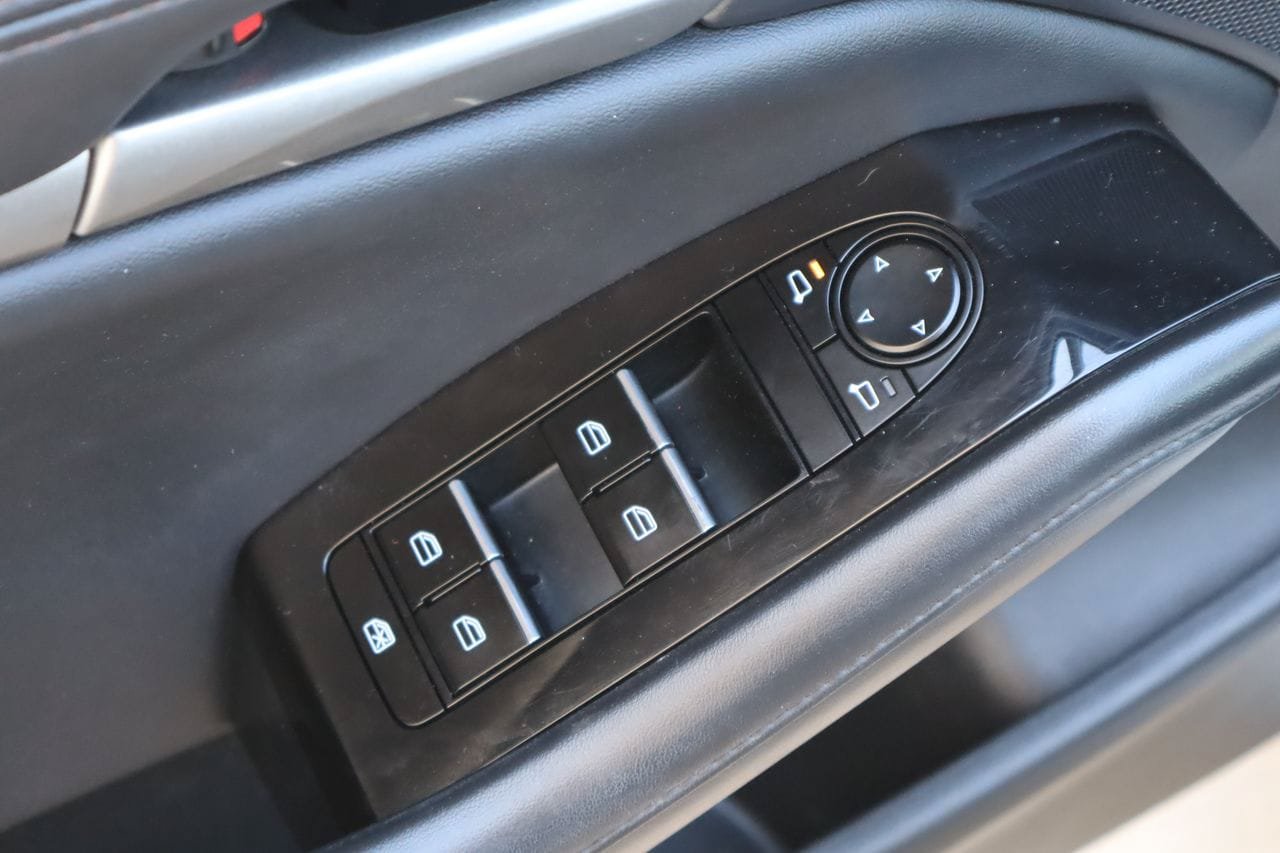 Used 2024 MAZDA MAZDA3 s FWD image 18