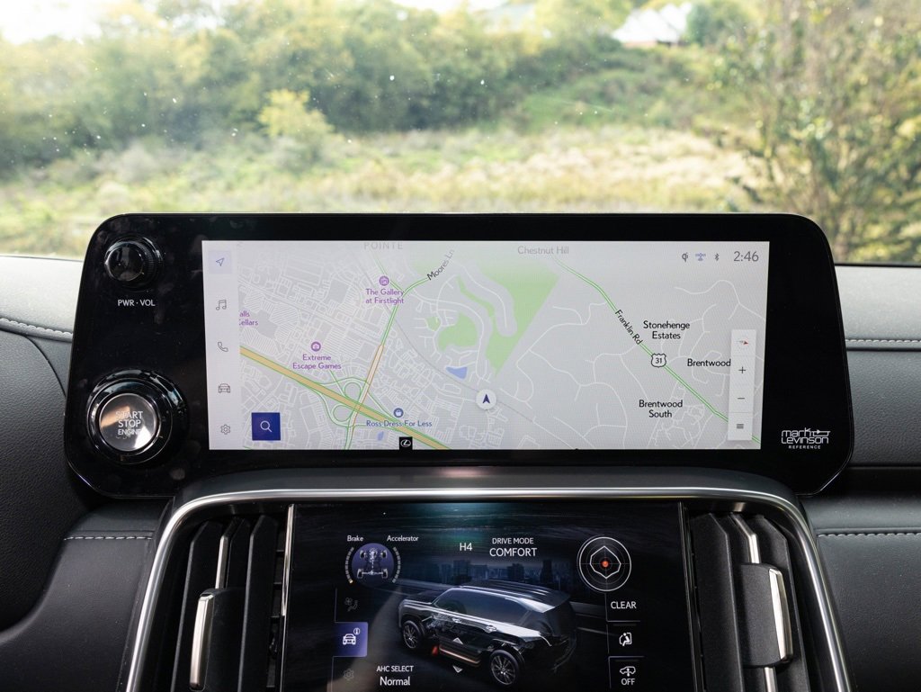 Used 2024 Lexus LX 600 4WD w/ Luxury Package image 31