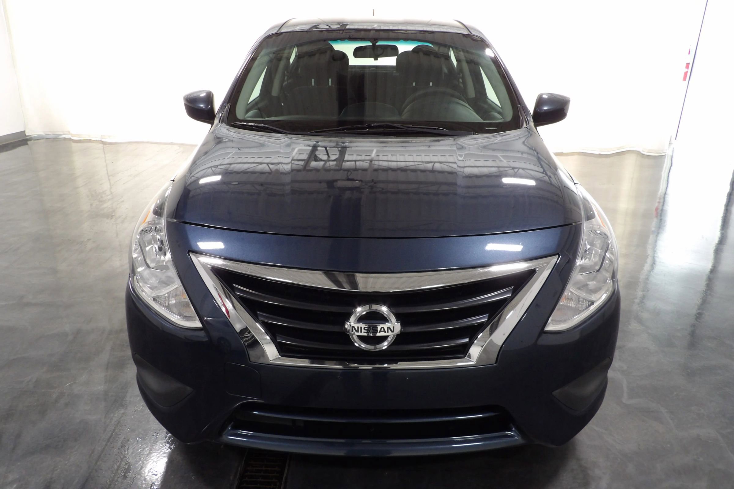 Used 2017 Nissan Versa SV image 2