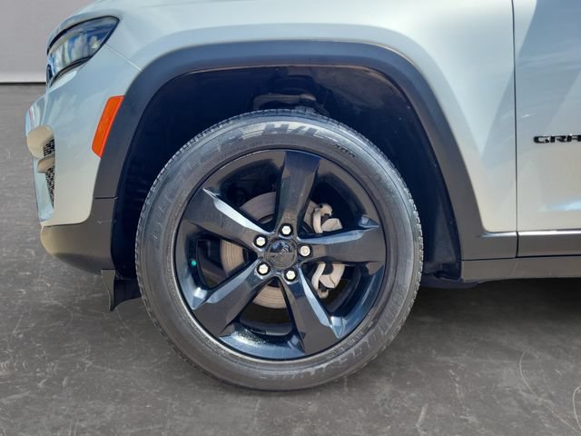 Used 2023 Jeep Grand Cherokee Altitude RWD image 9
