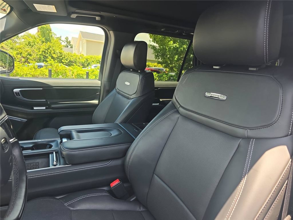 Used 2025 Ford Expedition Max Platinum w/ Stealth Performance Package AWD/4WD image 21