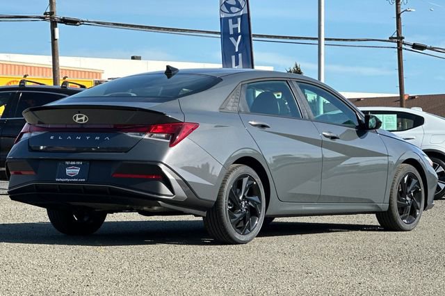 New 2026 Hyundai Elantra Sport image 6