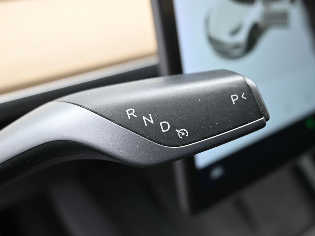 Used 2021 Tesla Model 3 Standard Range Plus image 12