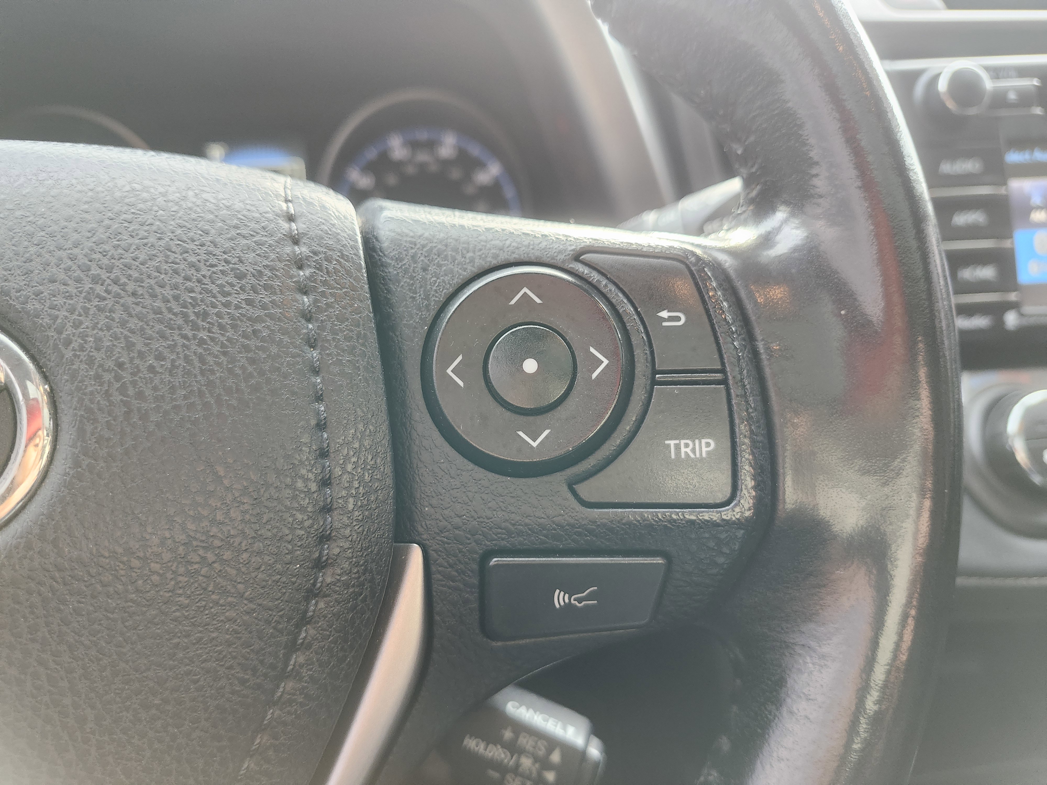 Used 2018 Toyota RAV4 XLE w/ Plus Extra Value Package AWD/4WD image 30