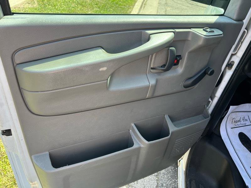 Used 2013 Chevrolet Express 2500 image 14