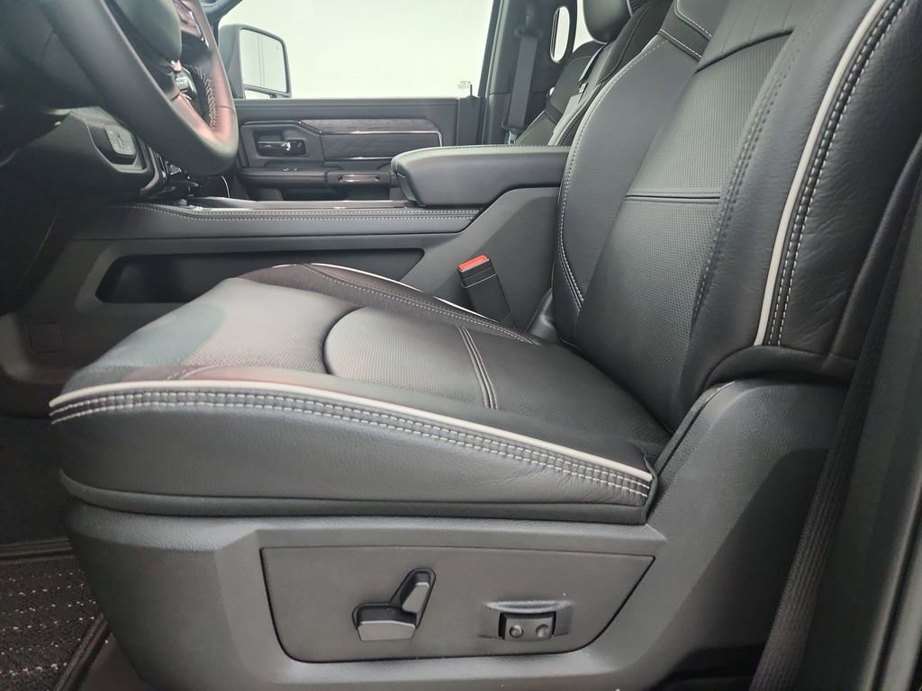 New 2026 RAM 3500 Limited image 4