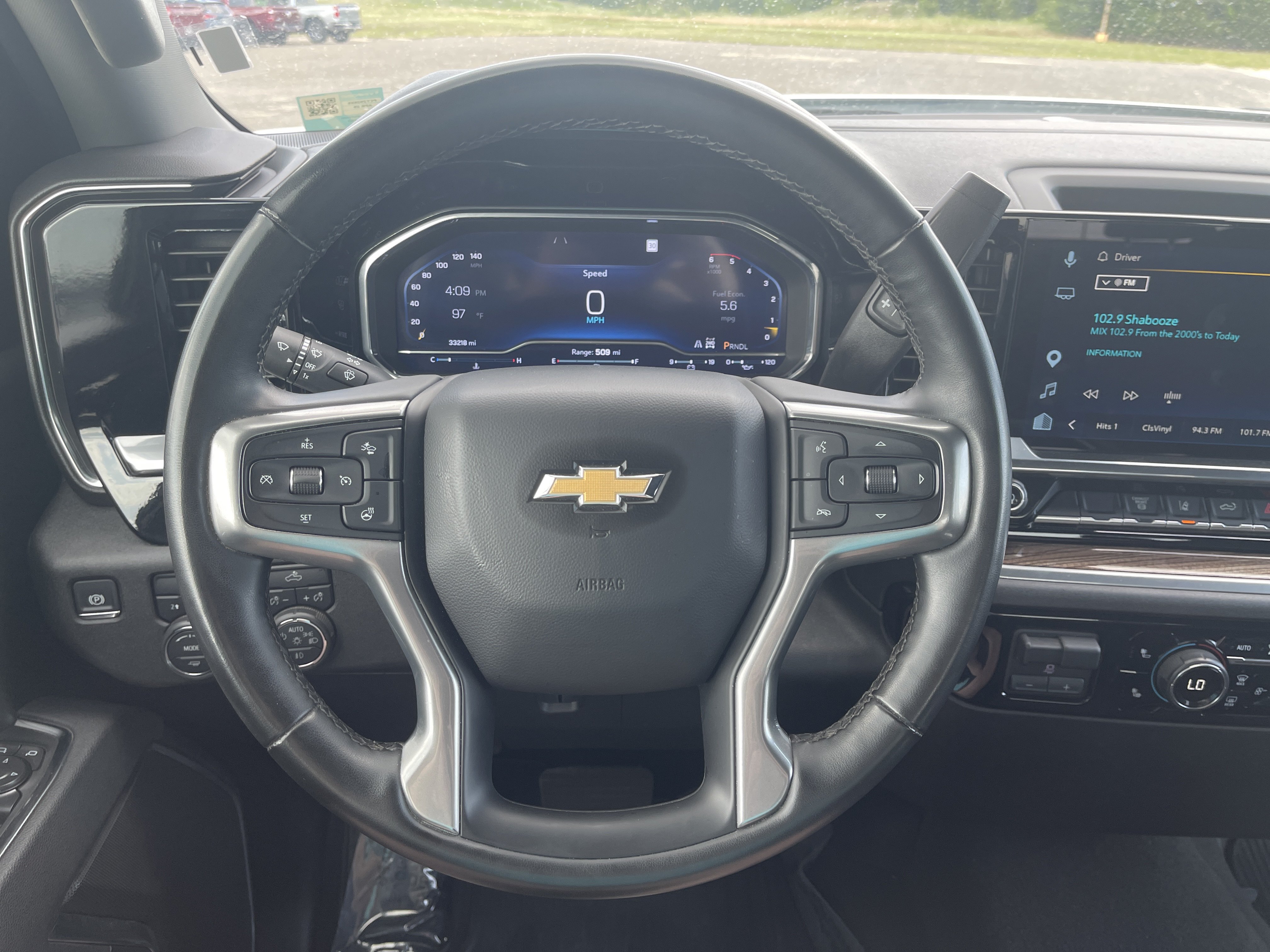 Used 2025 Chevrolet Silverado 3500 LT w/ Convenience Package AWD/4WD image 17
