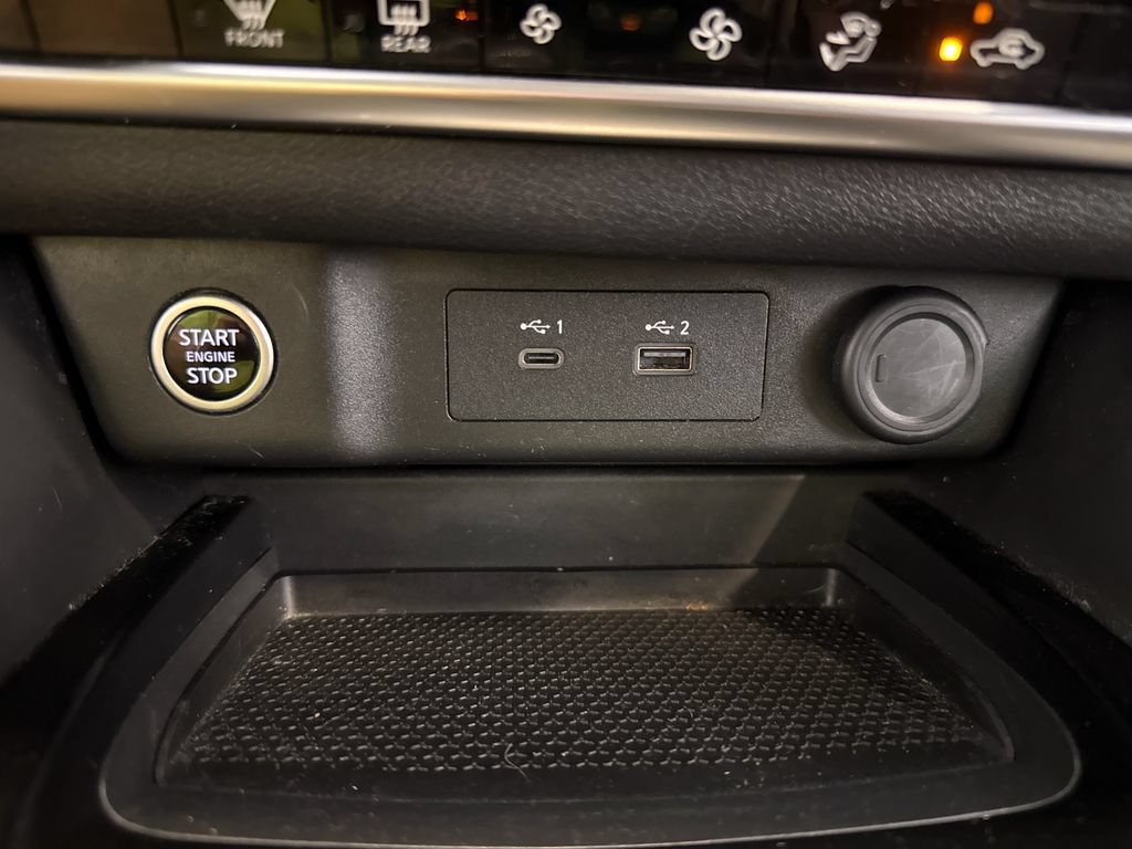 Used 2023 Nissan Rogue SV AWD/4WD image 21