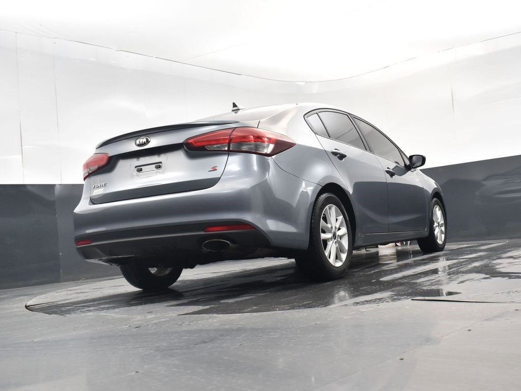 Used 2017 Kia Forte S image 27