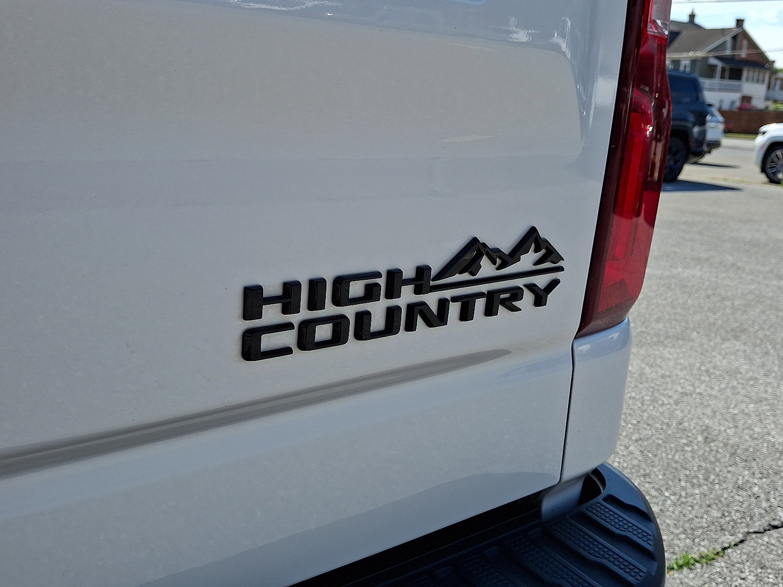 Used 2023 Chevrolet Silverado 1500 High Country w/ Technology Package AWD/4WD image 32