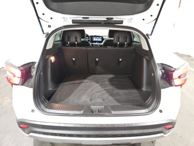 Certified 2024 Chevrolet Trax LT w/ LT Convenience Package image 11