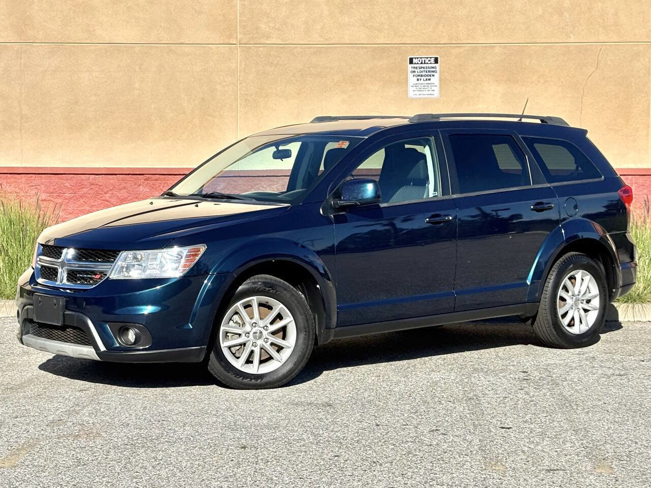 Used 2014 Dodge Journey SXT w/ Flexible Seating Group image 3